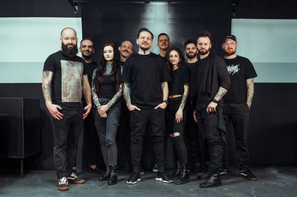 Zespół studia tatuażu INK-OGNITO TATTOO w Rybniku – doświadczeni artyści i piercer, tworzący tatuaże, piercing i zabiegi laserowe w przyjaznej atmosferze.