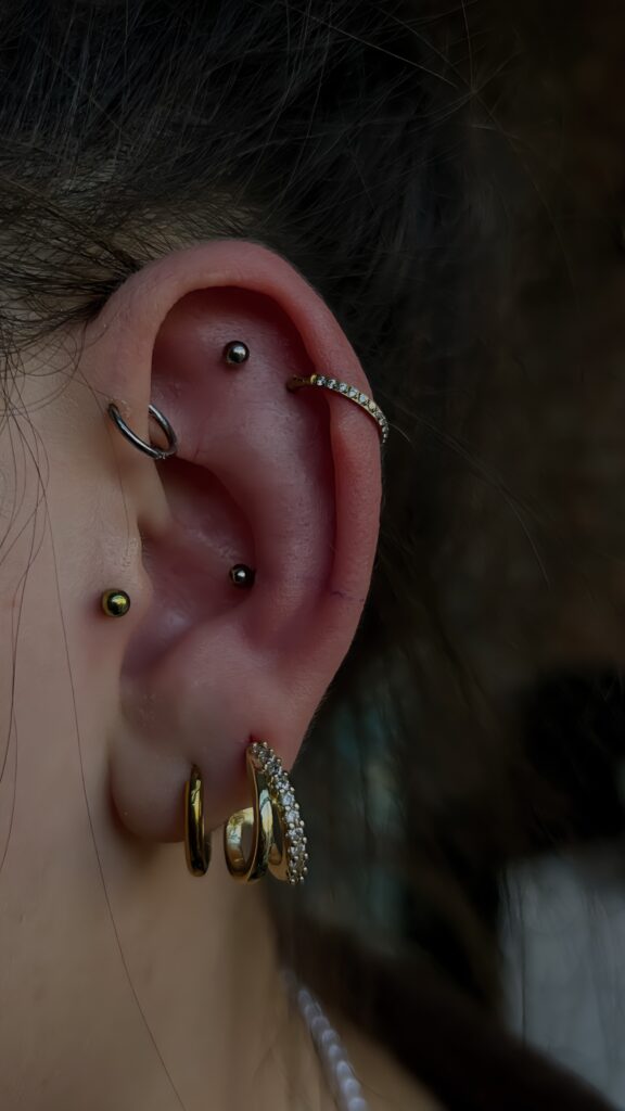 Piercing Rybnik – przekłucie ucha wykonane w studiu INK-OGNITO TATTOO