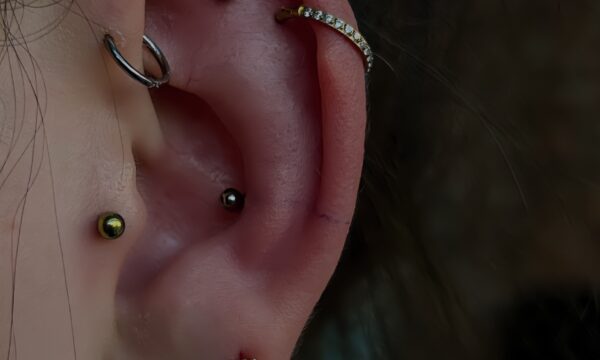 Piercing Rybnik – przekłucie ucha wykonane w studiu INK-OGNITO TATTOO