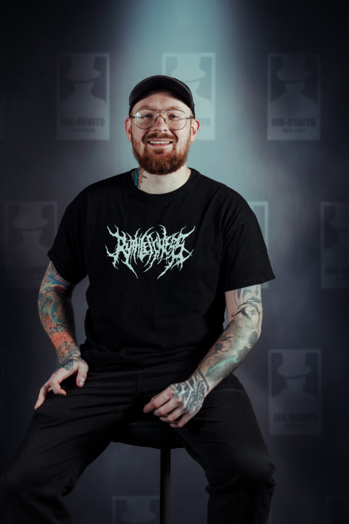 Radosław „Rudy” Grzywa – tatuator z INK-OGNITO Rybnik, specjalista od realizmu i portretów