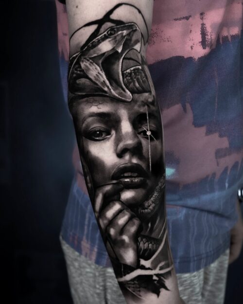 E39CF9E0-5F16-4FCA-B7DE-E1EB629AA571